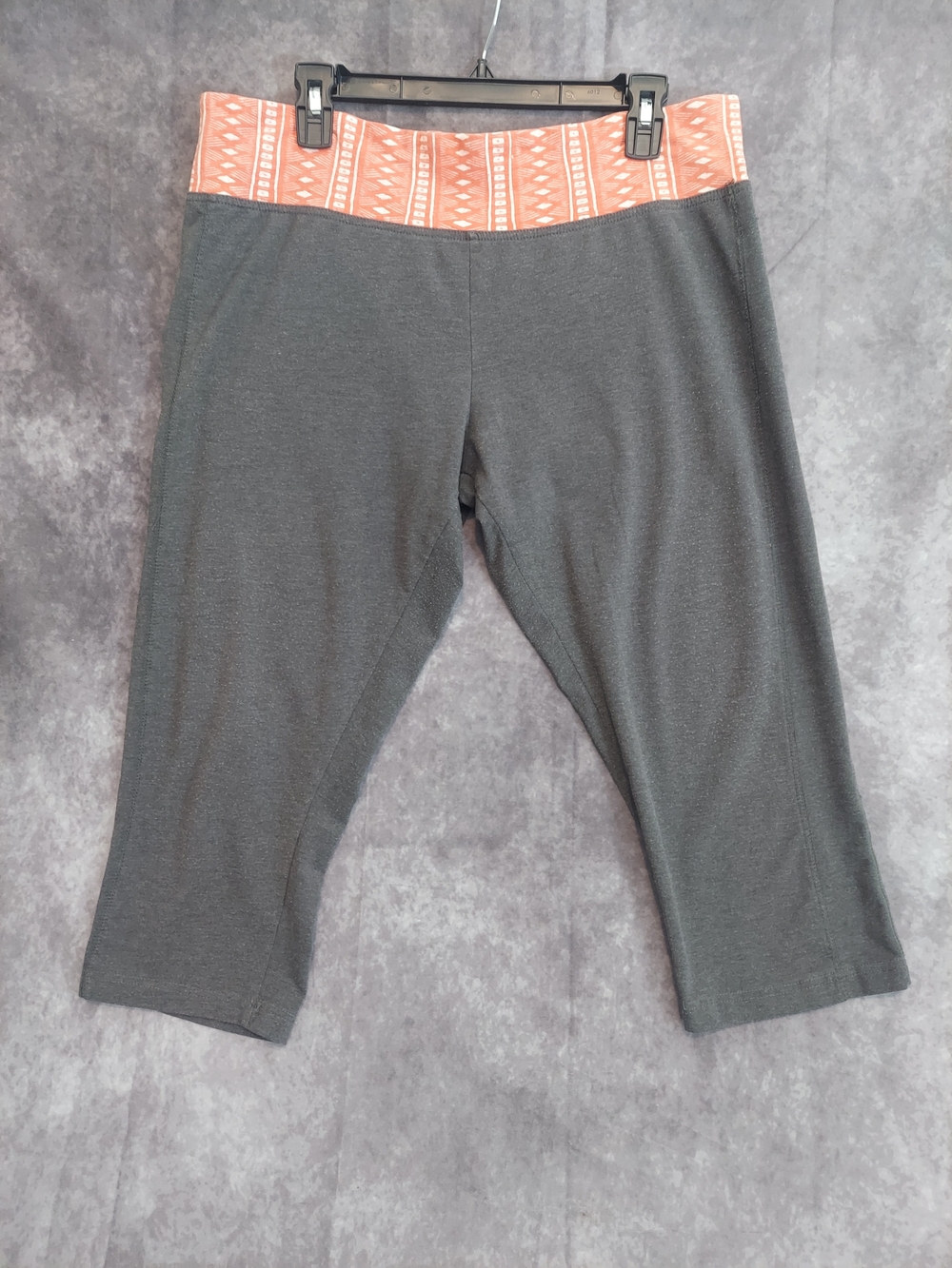 Mix & Co Women's Capri Leggings XL Gray with Coral Printed Waistband - Picture 2 of 8
